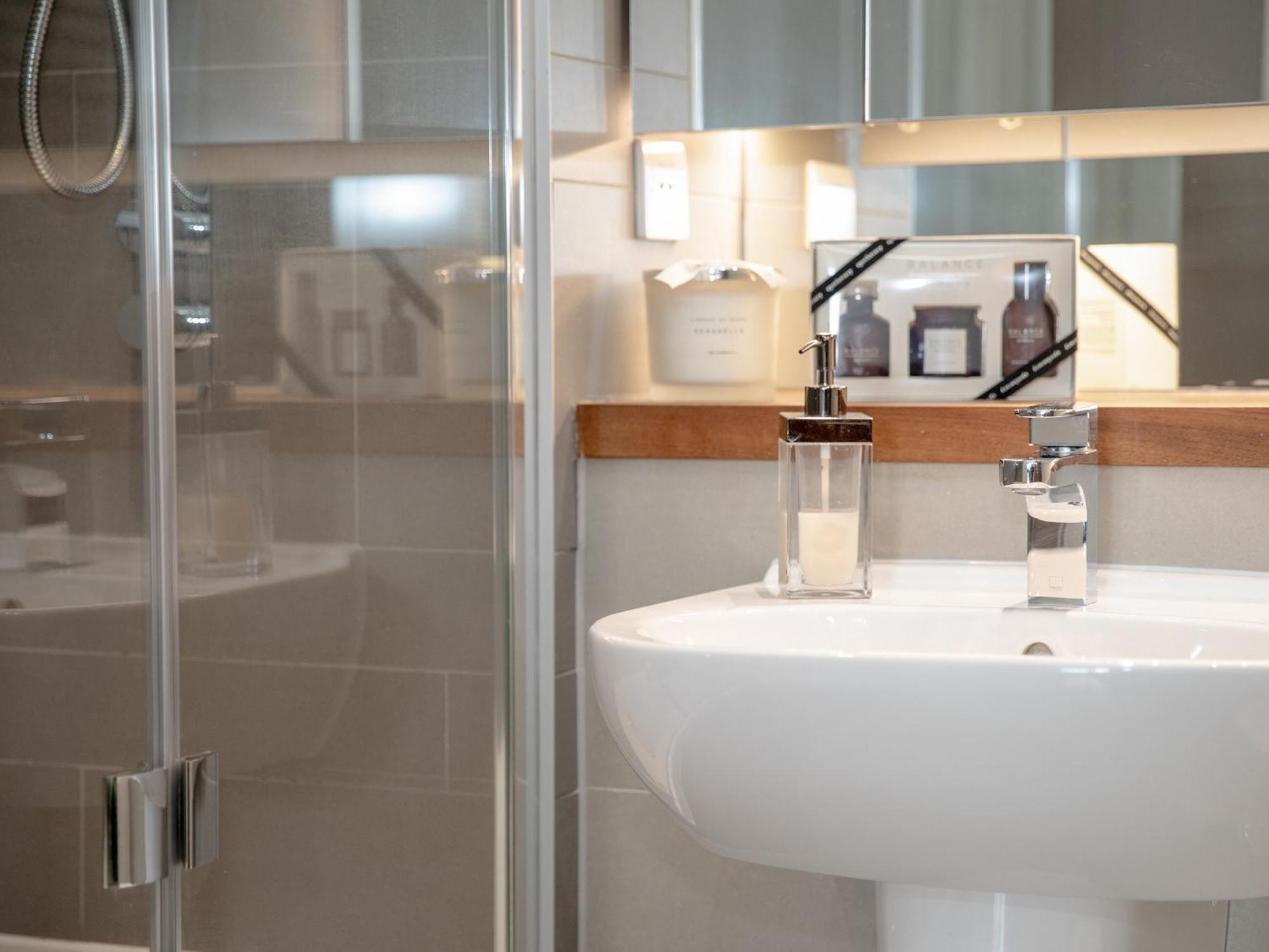17 Air-conditioned Bedrooms